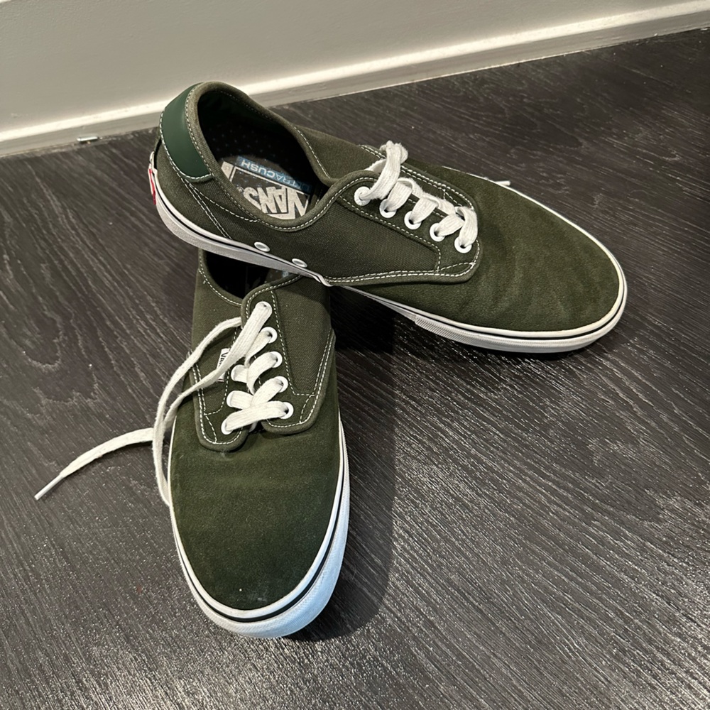Classic olive green vans size 10.5
